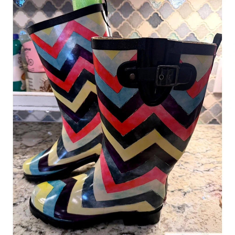 Chooka Rain Boots Womens 7 Multicolor Organic Modern Chevron Rubber Waterproof